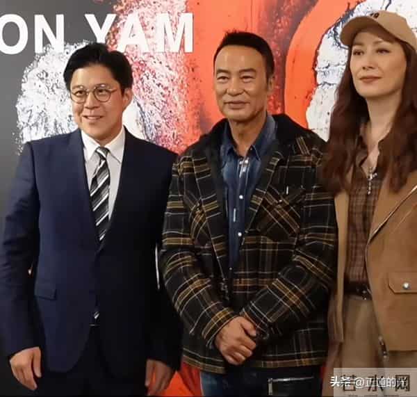 70岁任达华当着老婆的面 和60岁邵美琪亲嘴靠肩膀 霍启刚也到场支持