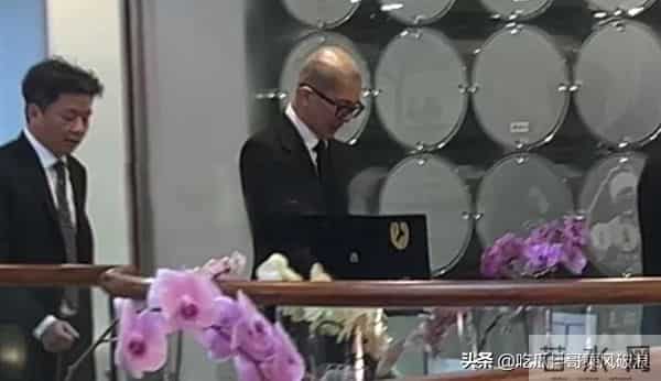 同一天！马筱梅挺孕肚参加五周年庆典，小S和姊妹、S妈相拥而泣