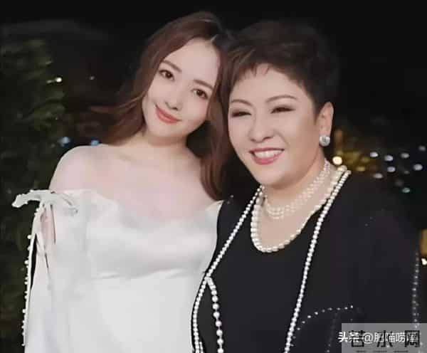 郭碧婷台北出席活动,回应自费养娃传闻,称婆婆向太会给她很多钱