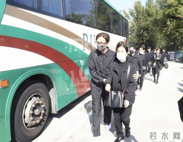 突发!TVB知名男星马国明父亲离世,未公开死讯已低调出殡火化