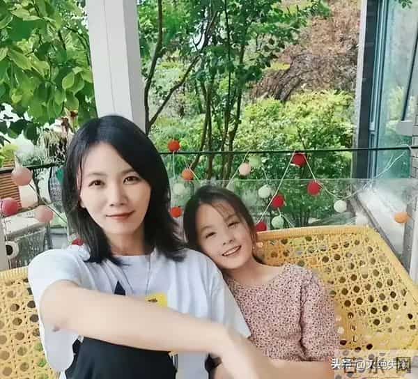 陈思诚爱惨了她，王凯迷恋着她，41岁成单亲妈妈却活成了人生赢家