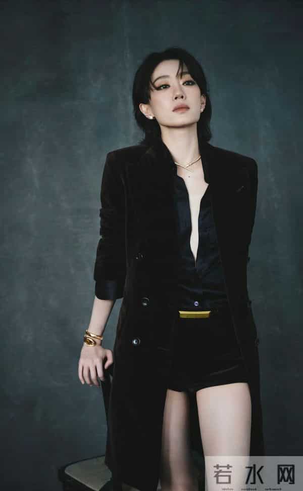 张小斐大长腿细高跟,身材健美!