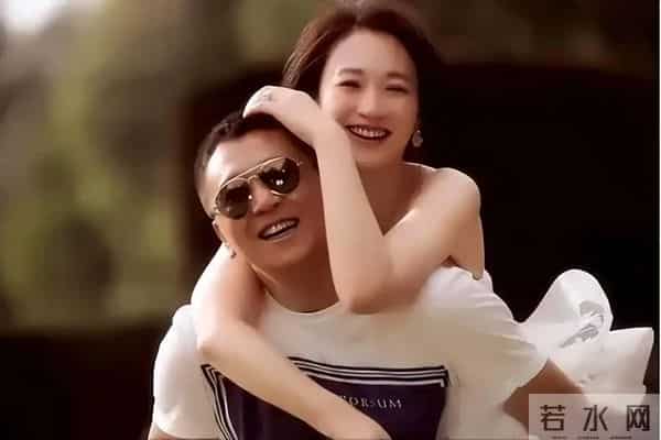 被前任折磨4年,流产2次,最后男闺蜜砸5亿"接盘"的李小冉有多离谱