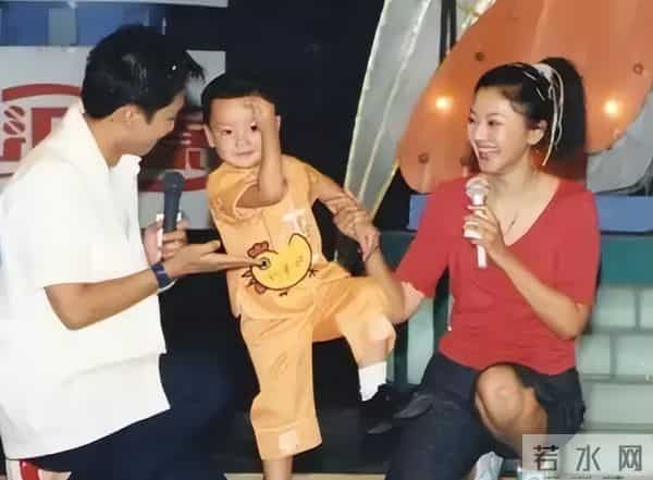 她在中央电视台主持15年,竟是临时员工?辞职后又获高薪聘请