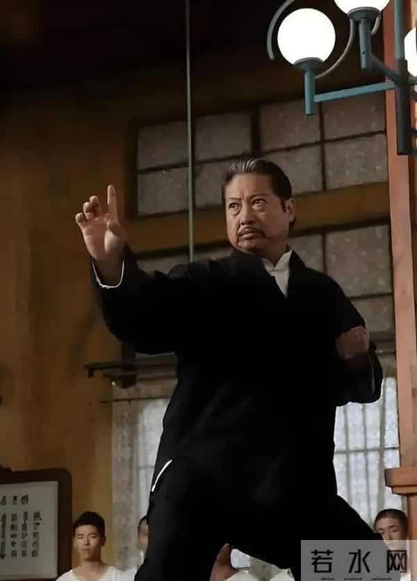 洪金宝状态回春再上热搜!被质疑注射“神秘液体”,儿子最新回应