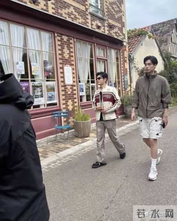 不合影不知道，一合影全露馅！原来这些明星都是潜藏的“小土豆”