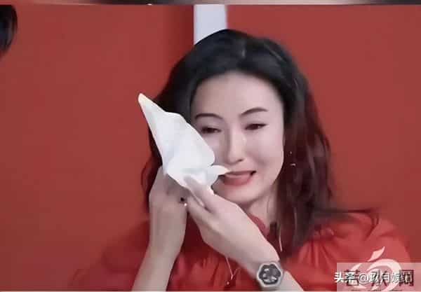 法庭之上崩溃大哭的张柏芝,当众大喊:不公平,所有东西都是假的