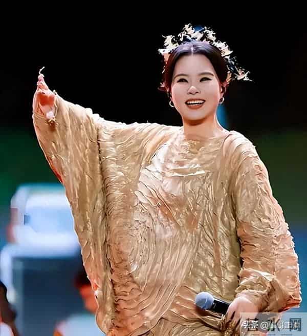 离婚1年，老锣和新欢恩爱 只有二儿子心疼龚琳娜，看来杨幂没说错