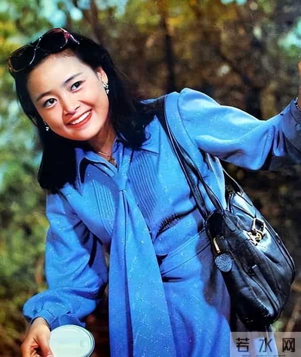 一手好牌打得稀烂！68岁无儿无女的张瑜，给内娱女星敲响了警钟