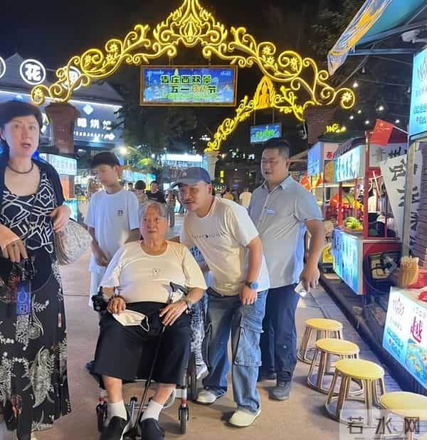 洪金宝状态回春再上热搜!被质疑注射“神秘液体”,儿子最新回应