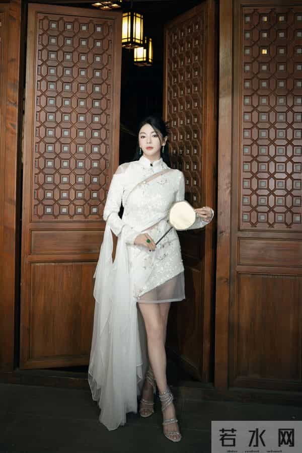 从御姐到甜媚切换自如,美丽从来没有标准答案张雨绮