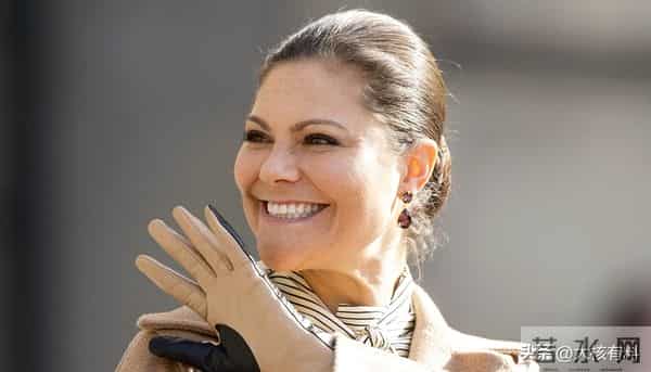 未来瑞典女王遭摄影师侵犯，颜值出众身材好，33岁下嫁健身教练