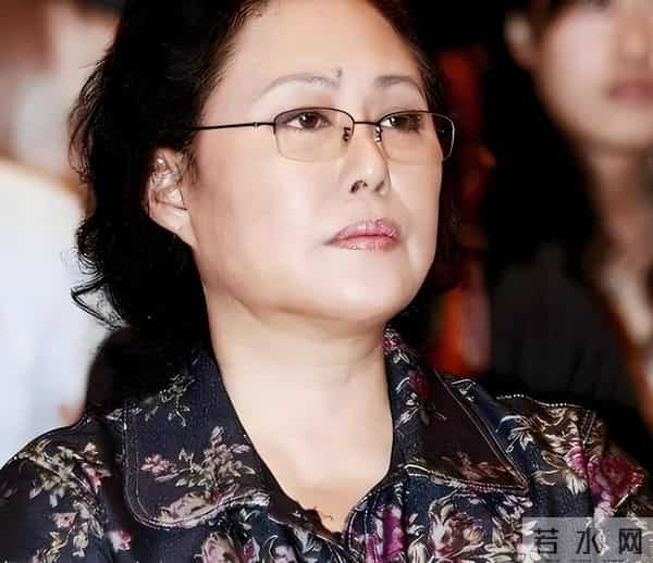 被取消“一级演员”称号,曾红遍大半个中国的她,如今怎么样了?