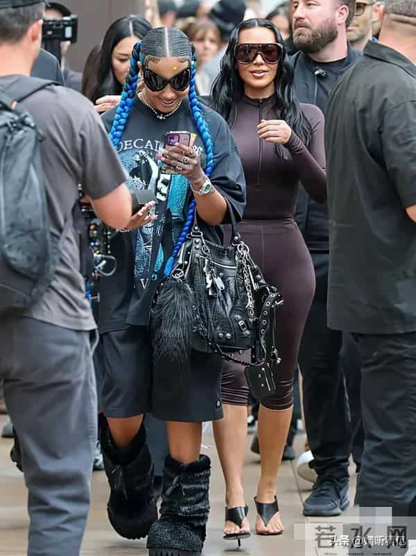 金卡戴珊都服气，坎爷的遗传基因太强大了！