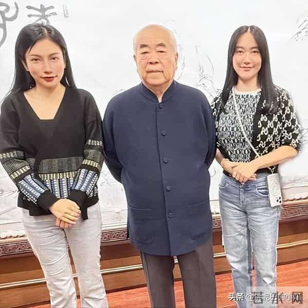 范曾露面回应，37岁徐萌近期产下独子，与54岁女儿断绝关系