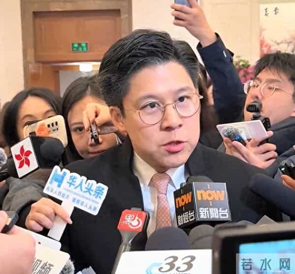 霍启刚连任,让大家刮目相看,郭晶晶眼光真不错