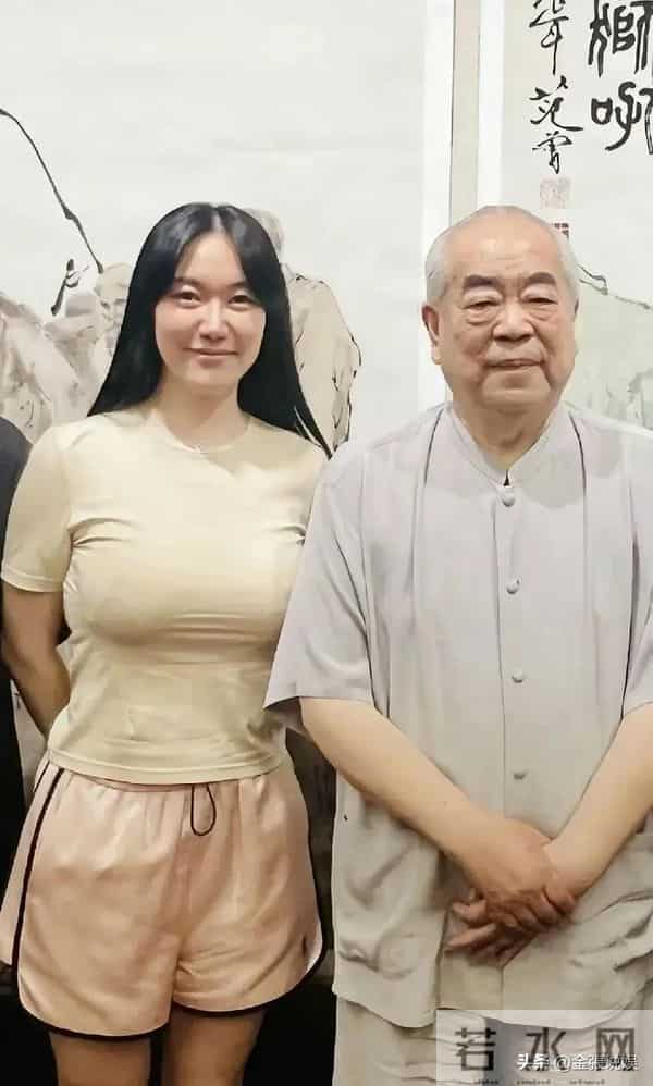 与女儿断绝关系仅1天，范曾担心的事发生了，小50岁娇妻受牵连