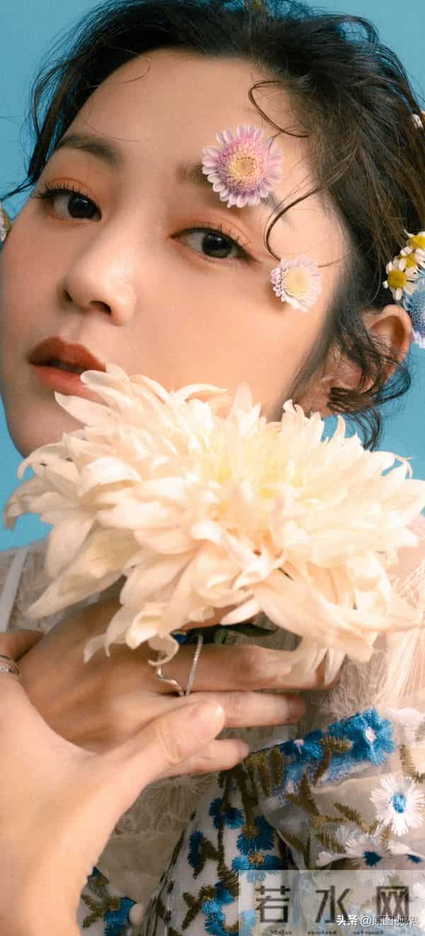 红气养人——卫诗雅时尚写真大图