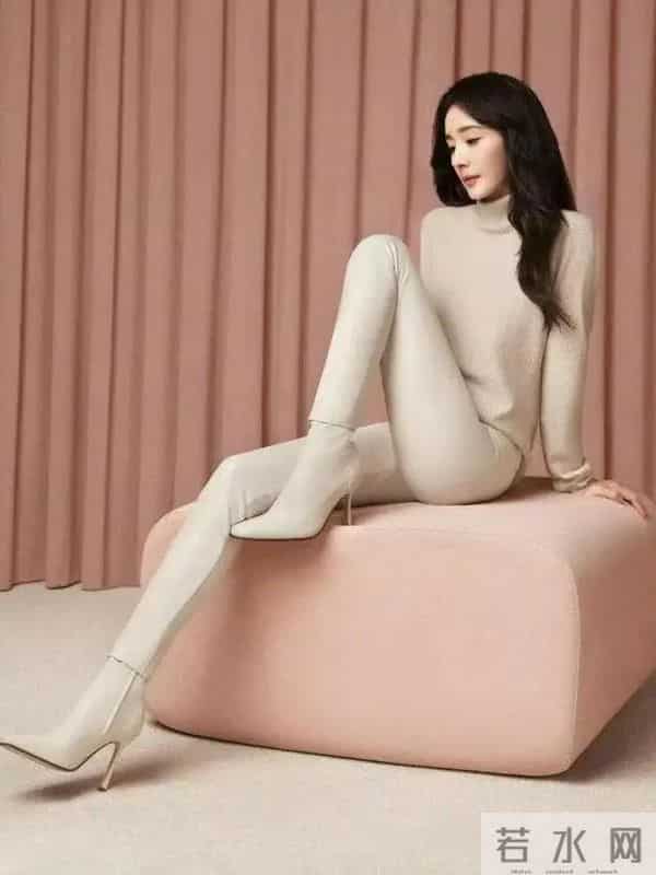 杨幂紧身裤，身材太好了