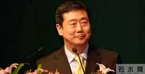 前央视主持方宏进现状：定居香港，63岁满脸沧桑，摇身一变成商人