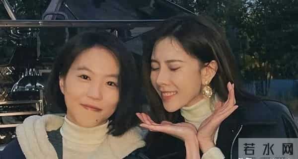 窦靖童陪宋妍霏回澳大利亚探亲 帮忙拿外套 一起去看lady gaga演唱会