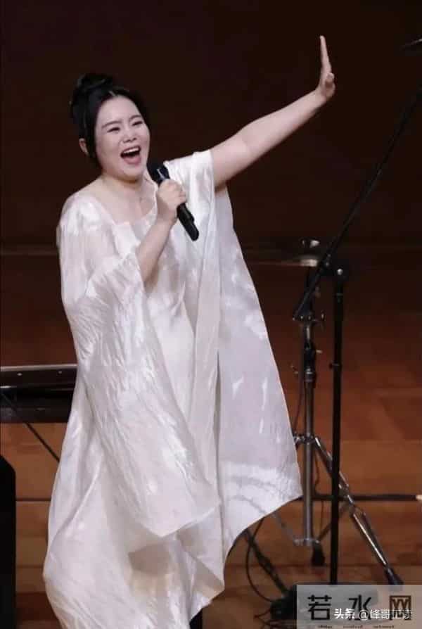 离婚1年，老锣和新欢恩爱 只有二儿子心疼龚琳娜，看来杨幂没说错