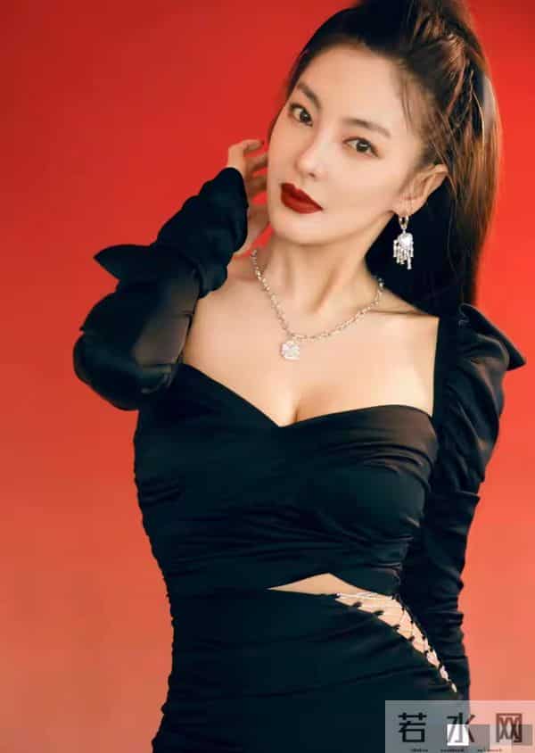 丰满诱人张雨绮