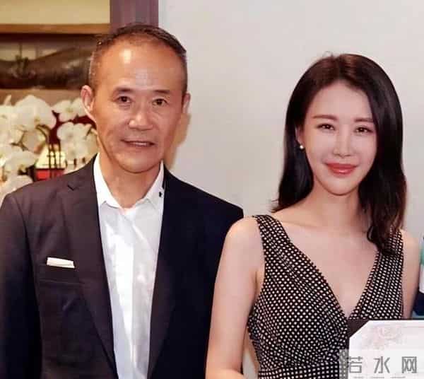 这一次，当众跟胡歌撒娇的田朴珺，没给丈夫王石留一丝体面