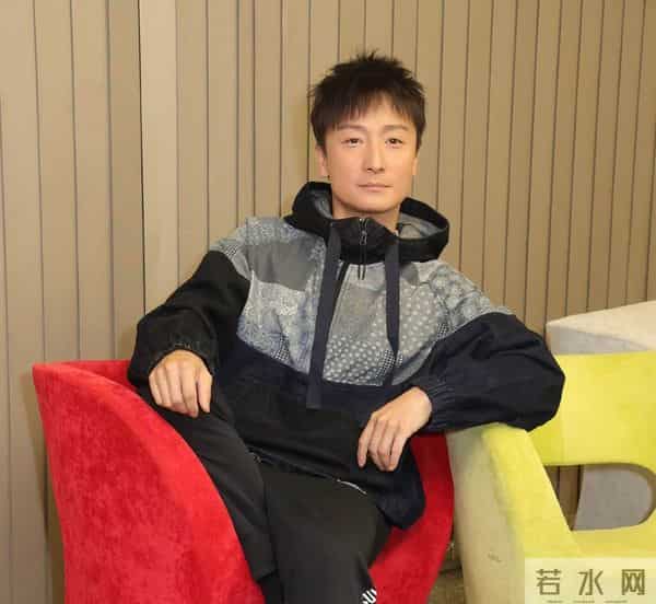 恭喜！香港知名男星宣布妻子平安生女，经济无压力计划生三胎