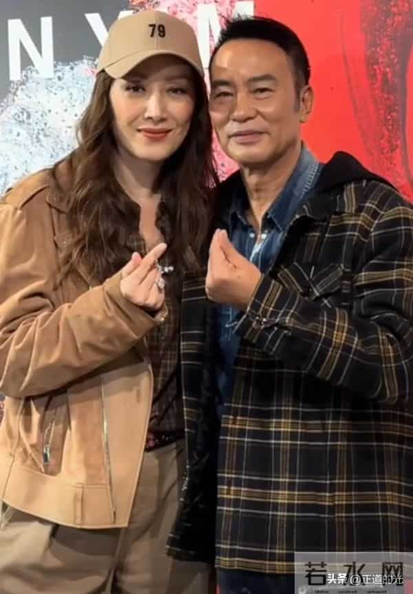 70岁任达华当着老婆的面 和60岁邵美琪亲嘴靠肩膀 霍启刚也到场支持