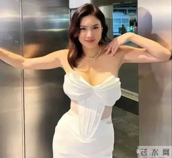 她抛下7亿的黎明，下嫁破产老头，44岁生活凄惨的她后悔了吗？