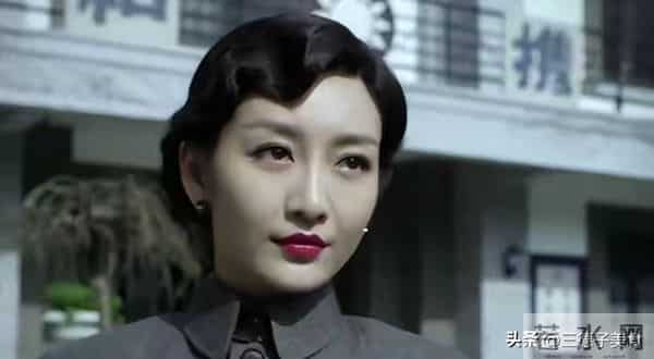 “夜光剧本”7年后,只字不提孩子生父的王鸥,走上了杨幂的老路