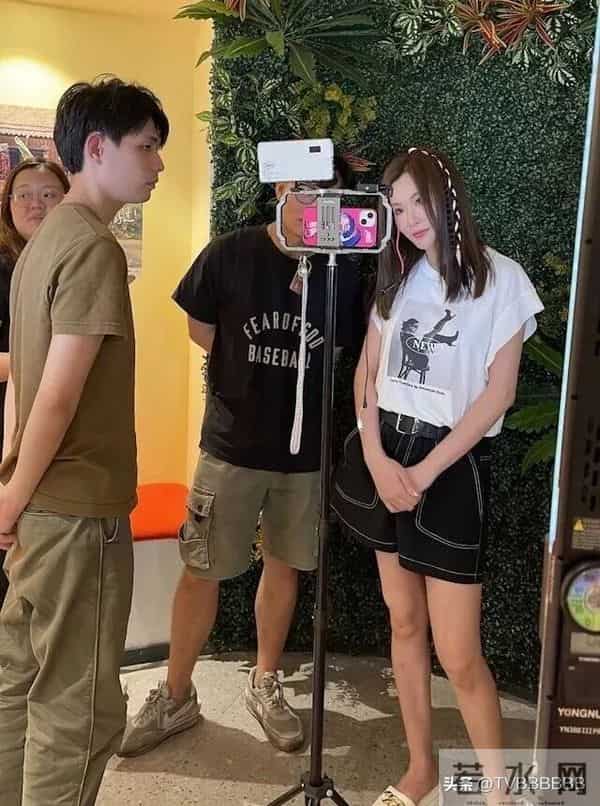 移居返港照顾丧妻老父!54岁女星爆父女习惯不合:一个菜要吃3天