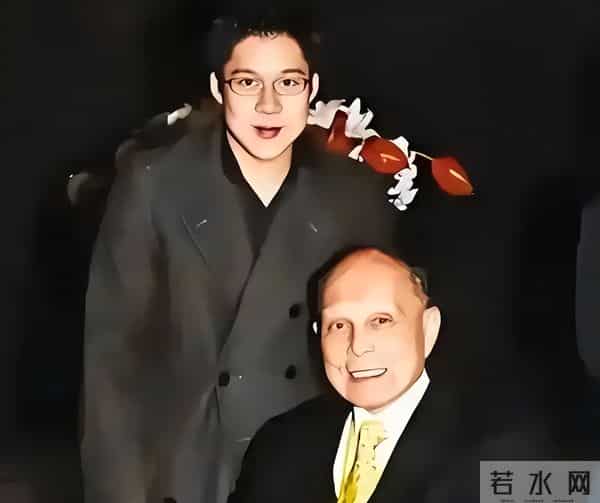 正式官宣！45岁霍启刚又升职了，级别很高，妻子郭晶晶的话全应验