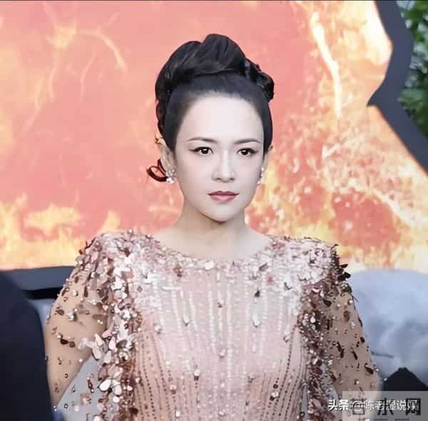 红毯成"照妖镜"!章子怡假发尴尬,孙俪深V险走光,黄轩没存在感