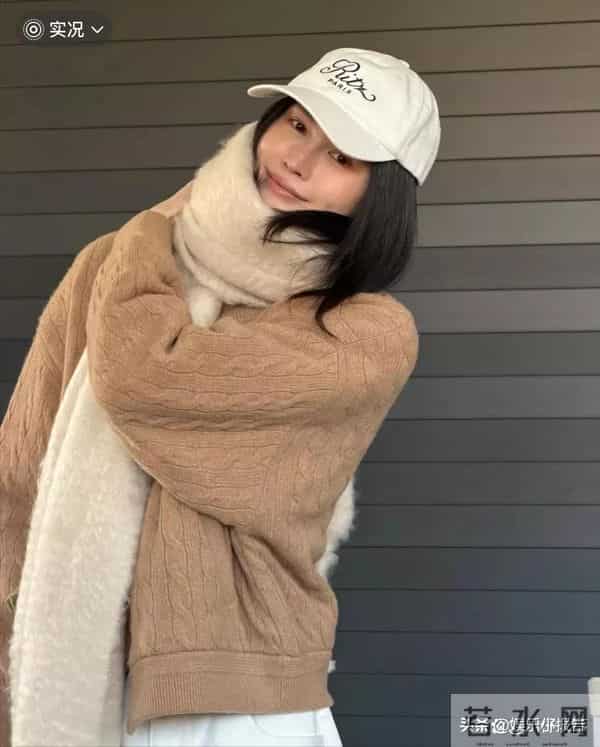 陈伟霆刚穿白色拉夫劳伦，何穗就晒咖色同款！这波隔空示爱