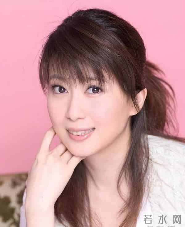 孟庭苇现状:风韵犹存容颜不改,56岁单身潇洒,儿子18岁长得超帅