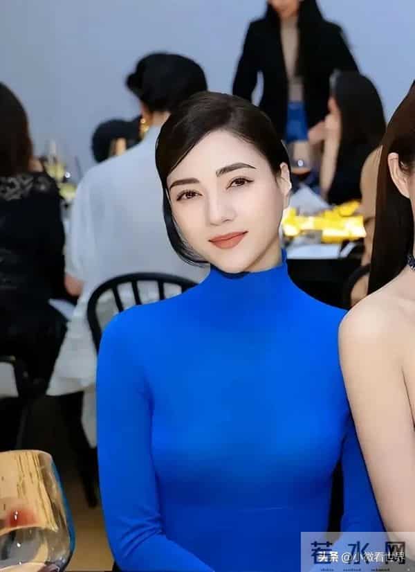 北京酒会太真实,吉娜“假胸”尴尬,娜然脸肿胀,秦舒培一脸男相