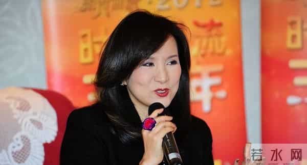 事业巅峰远赴美国，被老外“玩腻”后晚年回国，如今变成了这样！