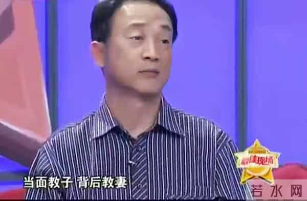 原来他俩是一家人,父亲两获飞天奖是老戏骨,儿子年近50是演技派