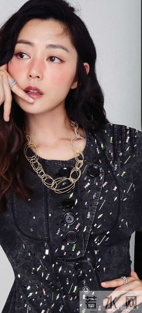 红气养人——卫诗雅时尚写真大图