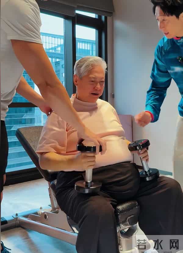 洪金宝状态回春再上热搜!被质疑注射“神秘液体”,儿子最新回应