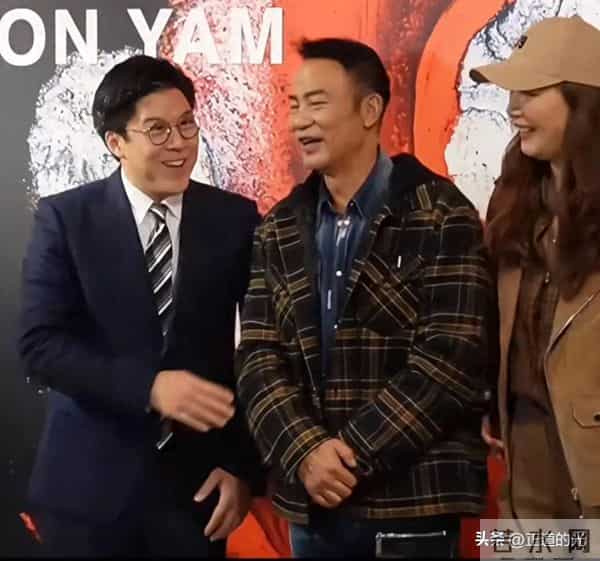 70岁任达华当着老婆的面 和60岁邵美琪亲嘴靠肩膀 霍启刚也到场支持