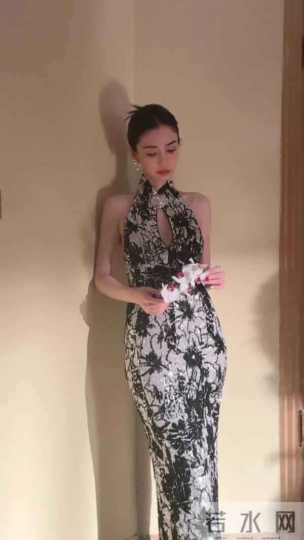 Angelababy纯欲氛围感拉满,美腿线条惊艳