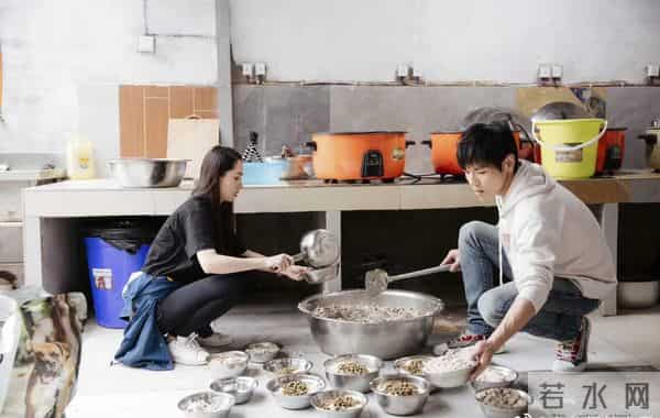 豪门不养“傻白甜”!郭碧婷6年婚姻分居4年,一句话暴露家庭地位