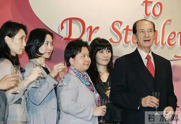 临终将“私生子”交给何超琼,赌王下的这盘大棋,五年后才看懂