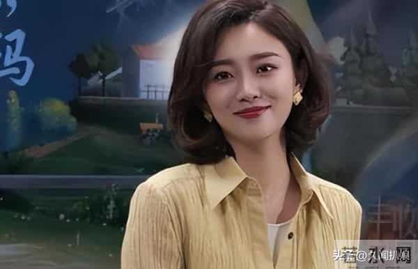 原来我们误会李七月了，央视对她另有重用，连龙洋康辉都刮目相看