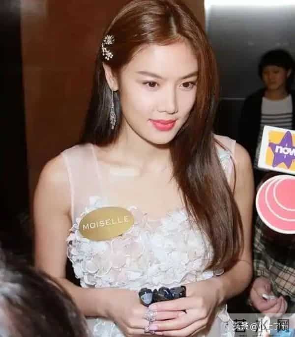 她抛下7亿的黎明，下嫁破产老头，44岁生活凄惨的她后悔了吗？