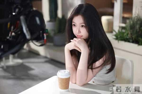 热搜挂了一天,虞书欣新剧还是没有上映