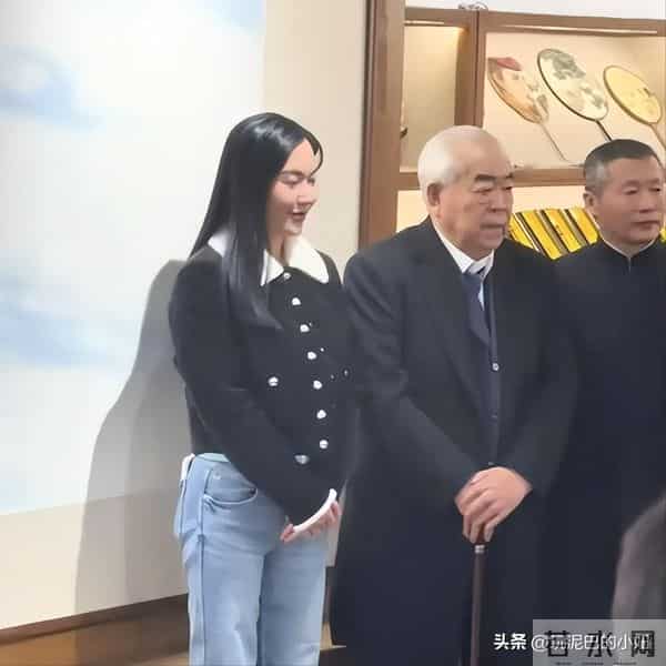 范曾露面回应，37岁徐萌近期产下独子，与54岁女儿断绝关系